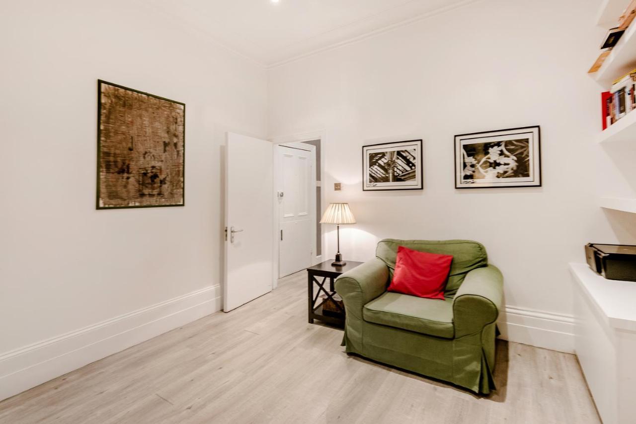 Lovely 2 Bedroom Flat In The Heart Of Chelsea London Eksteriør billede